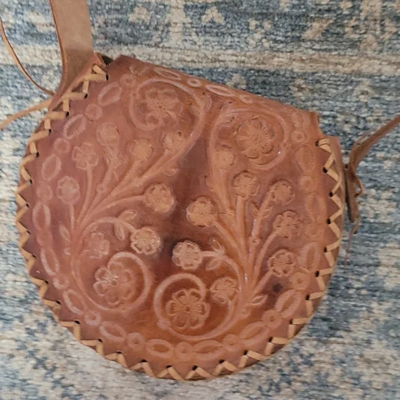 Hand Tooled Vintage Leather Bag - Picture 11 of 16